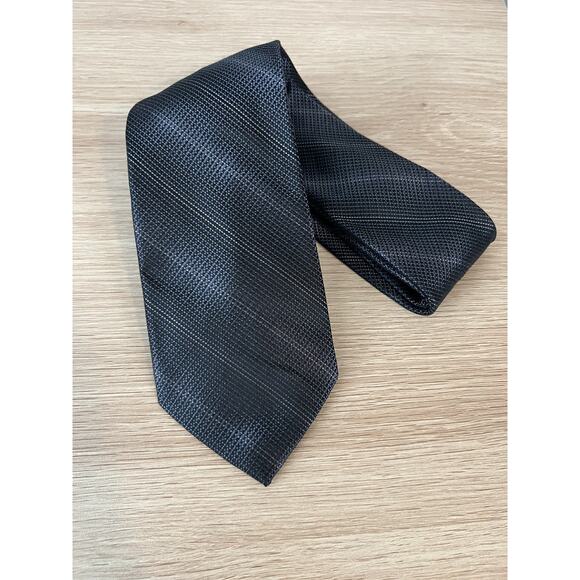 Calvin Klein Black Textured Designer Silk Tie - Picture 1 of 6